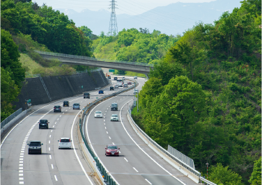 砕石を使用したアスファルト舗装